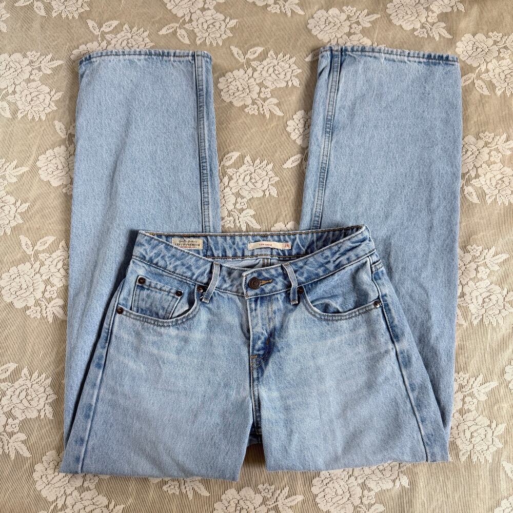Levi’s Premium Low Loose Light Wash Jeans Size 24